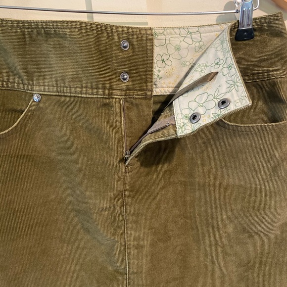 Athleta corduroy green skirt size 6 - Picture 3 of 4